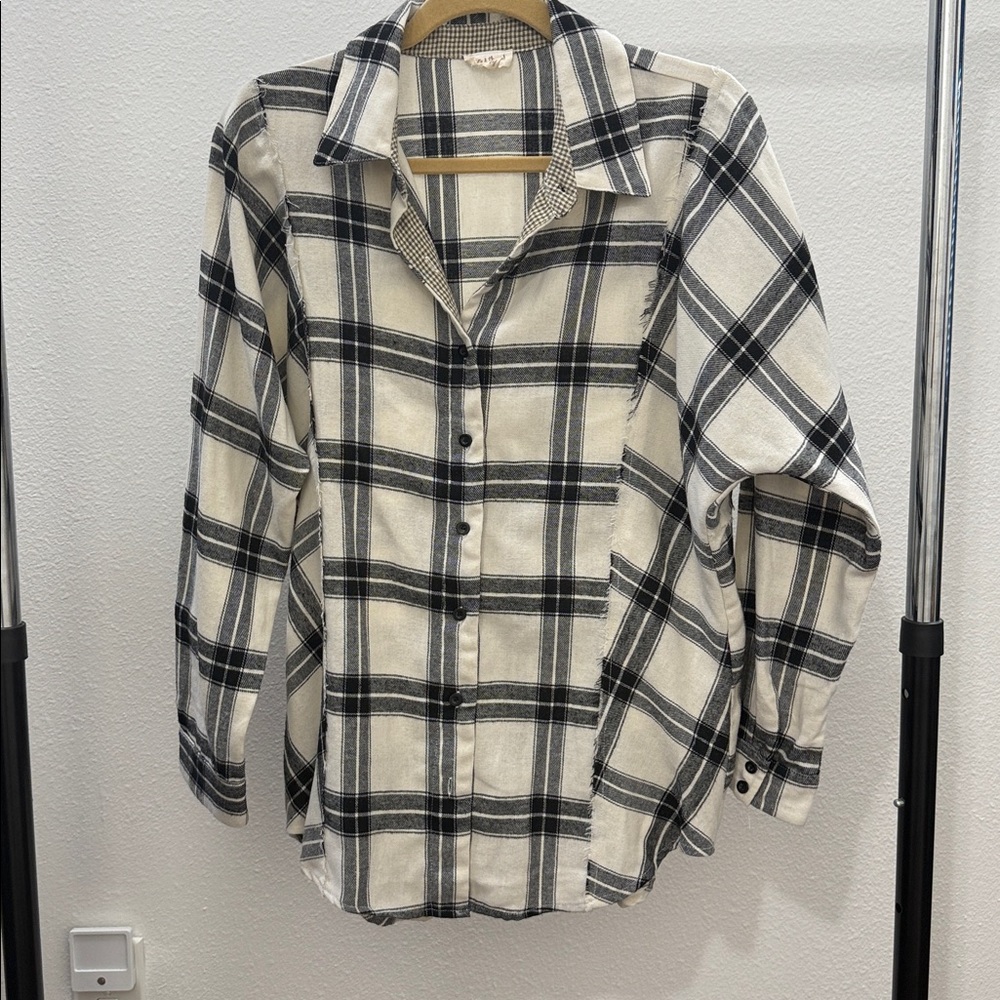 Hem & Thread Flannel Shirt in Black and Cream